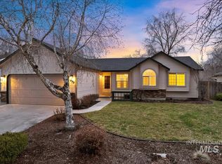 999 N Maple Creek Ave, Meridian, ID 83642