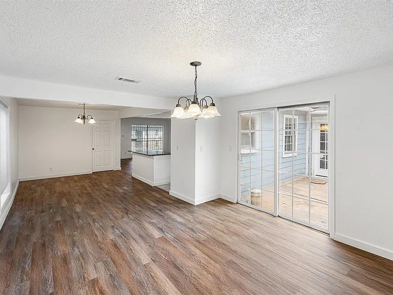 9005 Gabriel St — Photo 4