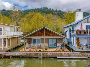 25000 NE Saint Helens Rd, Portland, OR 97231