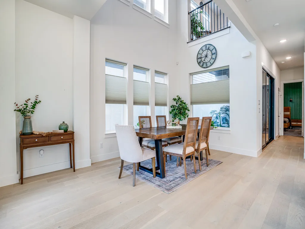 5 bed, 4.5 bath, 3224 sqft, $4,800 — Photo 4