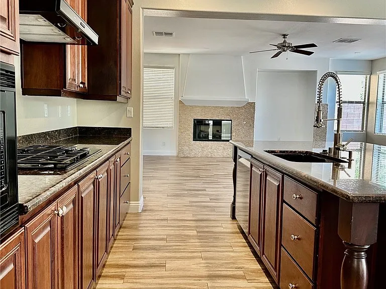 1220 Olivia Pkwy — Photo 8