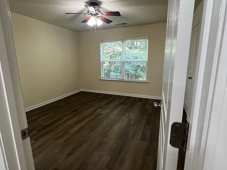 8526 Quarton Dr — Photo 11