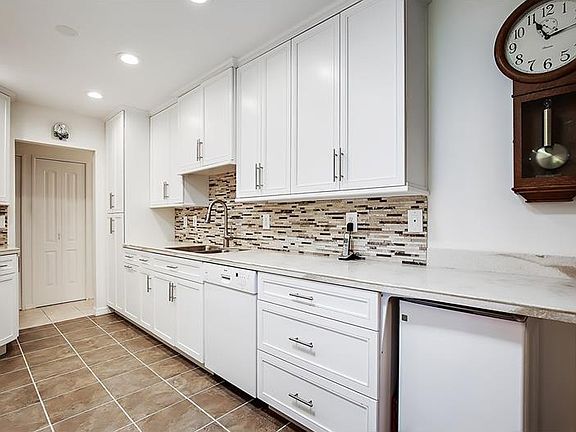 5th image of 2113 Harleston Pl #2113