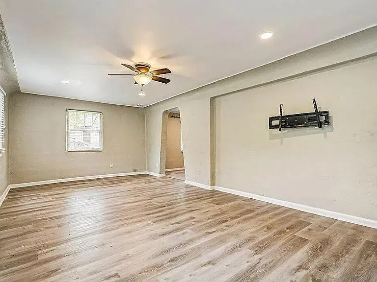 3884 Valencia Rd — Photo 4