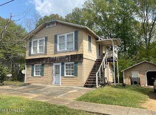 219 S Live Oak St, McComb, MS 39648