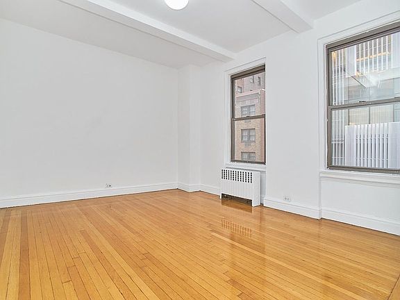 4th image of 135 E 50th St #5EE