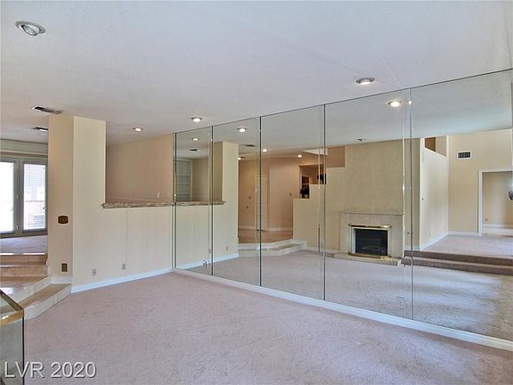 5th image of 7132 Mission Hills Dr #0