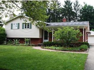 1921 Coronada Dr, Ann Arbor, MI 48103