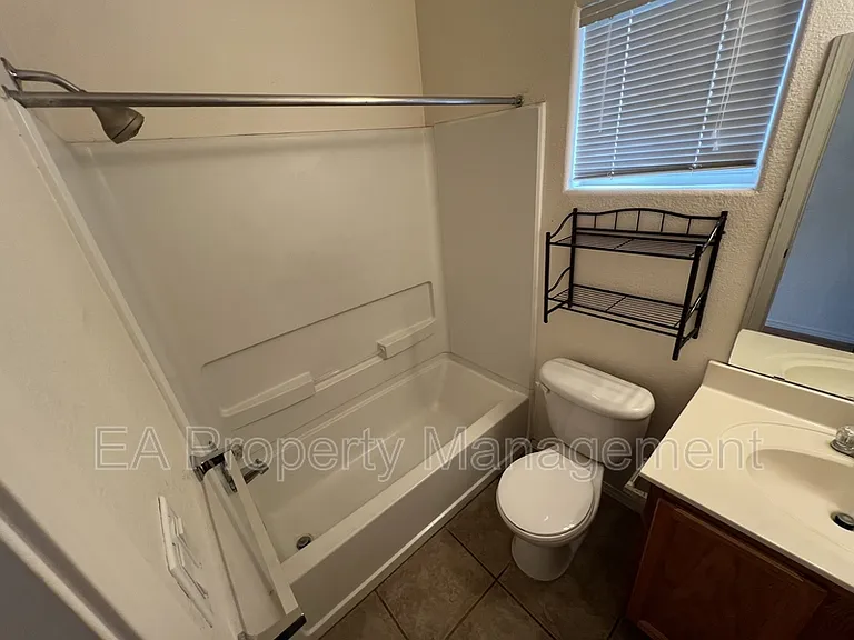 2605 Sarita Ave NW — Photo 12