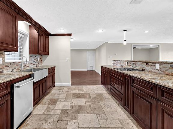 5th image of 8506 Bluebird Cir