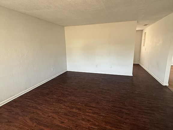 2nd image of 406 SE 7th Ter #6