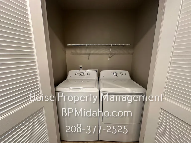 1821 S Vista Ave #303 — Photo 11