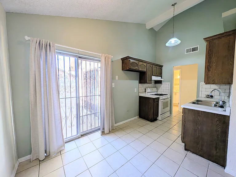 5949 Bridalveil Dr — Photo 10