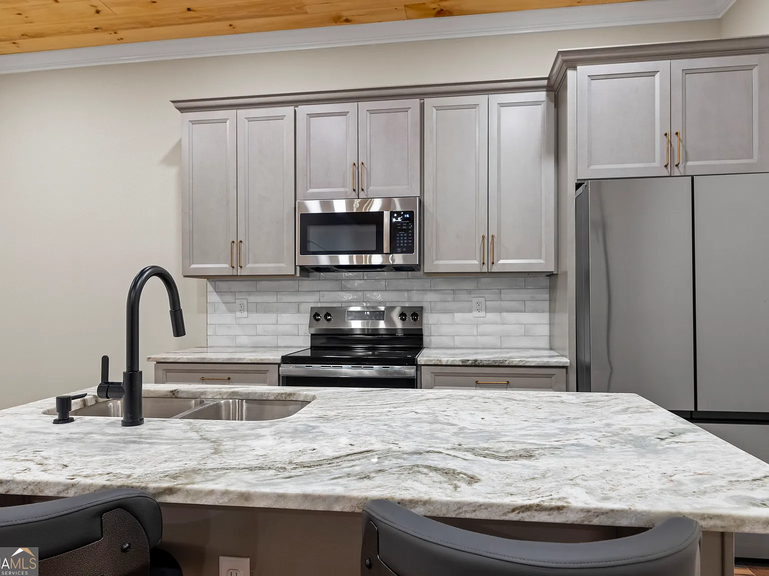 1 bed, 1.5 bath, 800 sqft, $1,375 — Photo 2