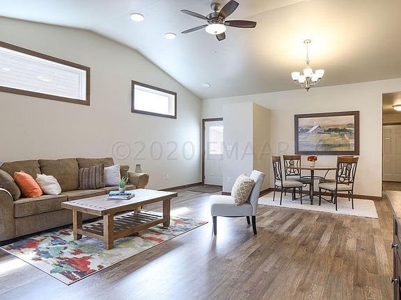 3rd image of 660 38th Ave E