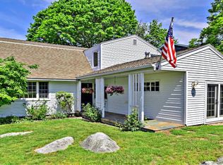 20 Crescent St, Groton, CT 06340