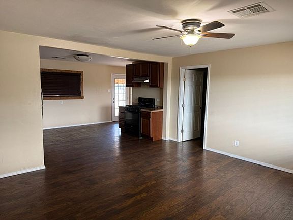 2nd image of 2913 N Mann Dr