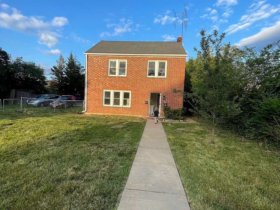 415 Virginia Ave #A
