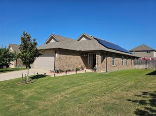 1607 Blue Jay Dr, Ennis, TX 75119