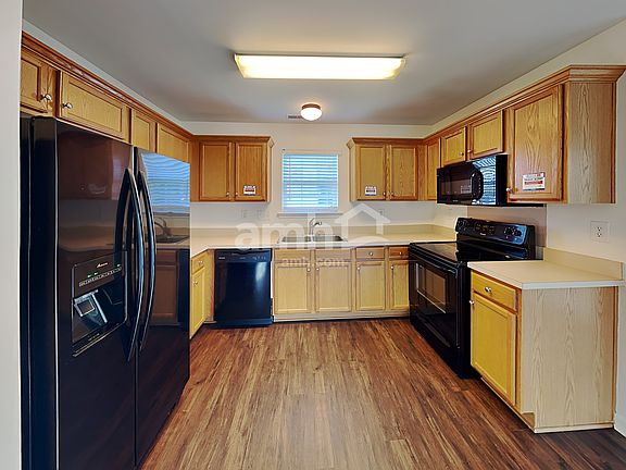 3rd image of 5105 Hildreth Ct