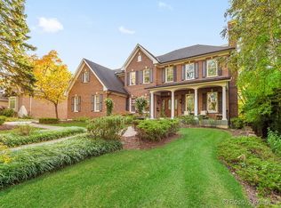 210 Holmes Ave, Clarendon Hills, IL 60514