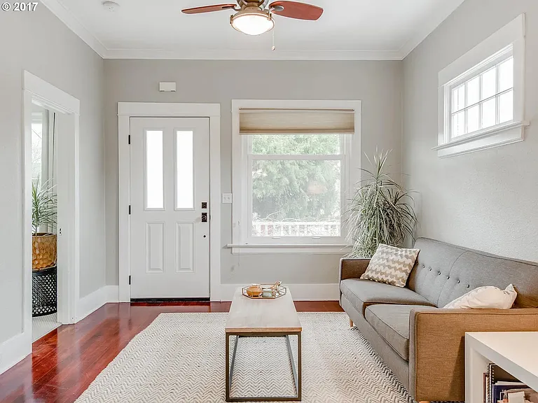 5525 NE Everett St — Photo 3