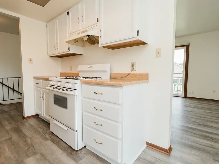 3320 Randolph Pl — Photo 8