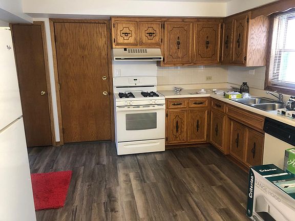 3rd image of 395 Elk Blvd APT 1A