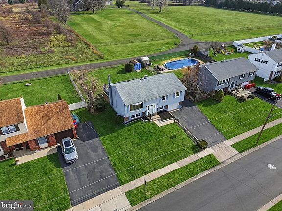 5th image of 403 Byron Rd