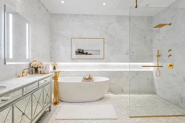 Bathroom, photo 1