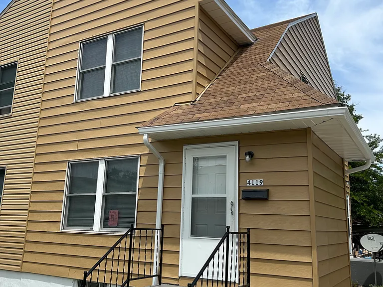 4119 Dearborn St — Photo 1