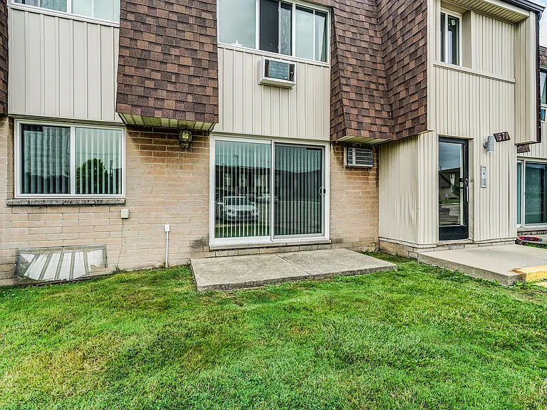 Park Place Apartments — Photo 26