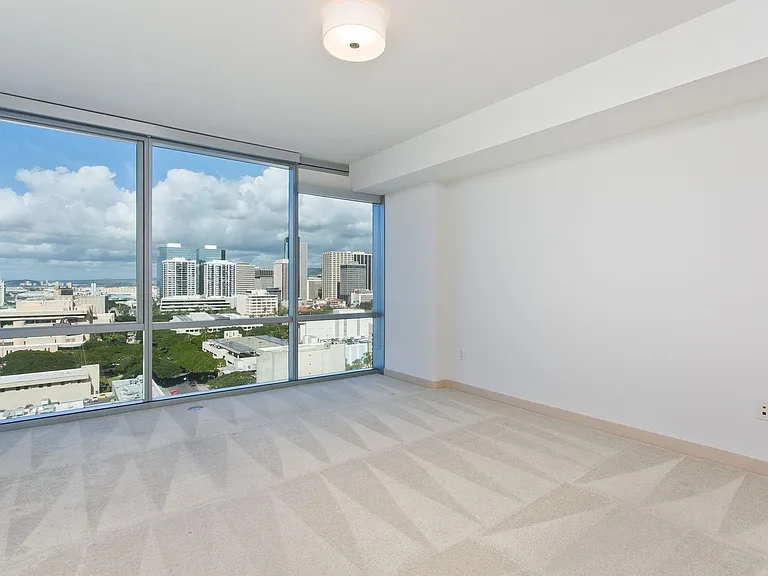 555 South St #1710 — Photo 9