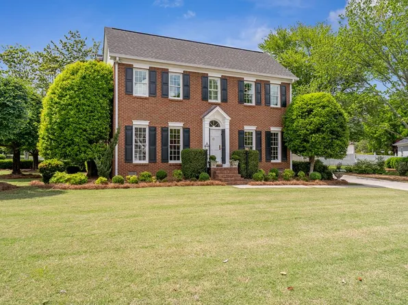 1910 Fairfield Dr, Dalton, GA 30720