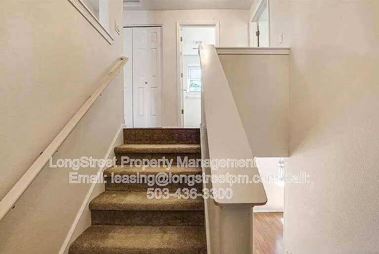 332 NE Carmen Pl — Photo 21