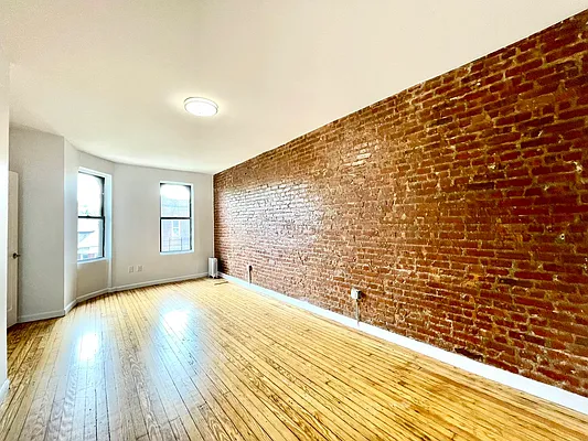 Rented by Pear NYC LLC | media 4