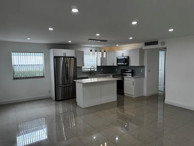 153 Monaco Way #D — Photo 5