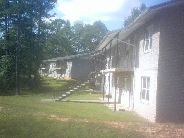 2nd image of 2800 Maddox Chapel Rd