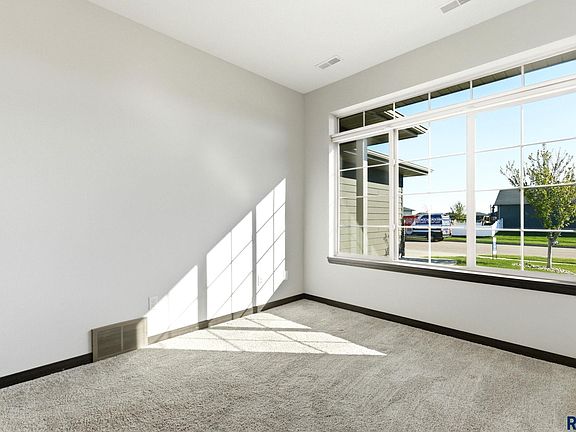 4th image of 2809 S Keyrell Dr