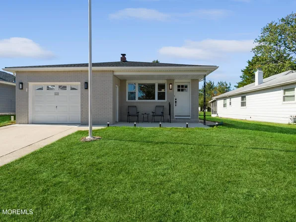 18 Pigalle Street, Toms River, NJ 08757