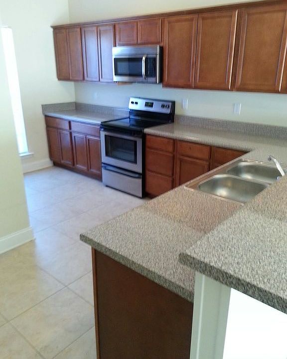 2nd image of 377 Bowen Fls