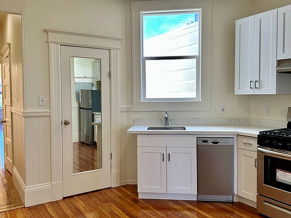 5th image of 2458A Bryant St