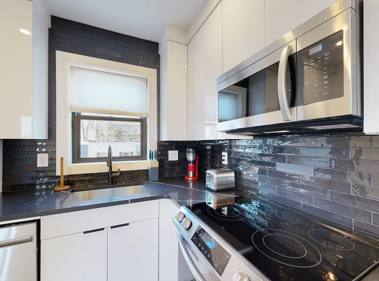 353 E 8th St #3 — Photo 19