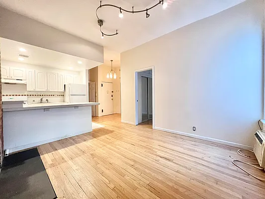 Rented by Bond New York | media 2