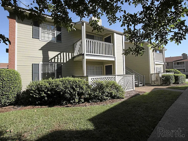 Northtown Apartments — Photo 15