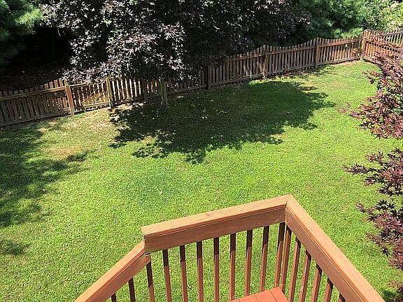Deck to backyard 