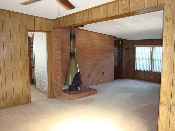 Familyroom with Fireplace