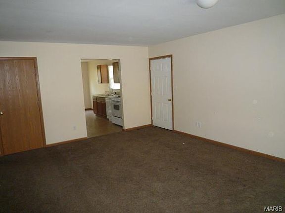 2nd image of 10109 Earl Dr
