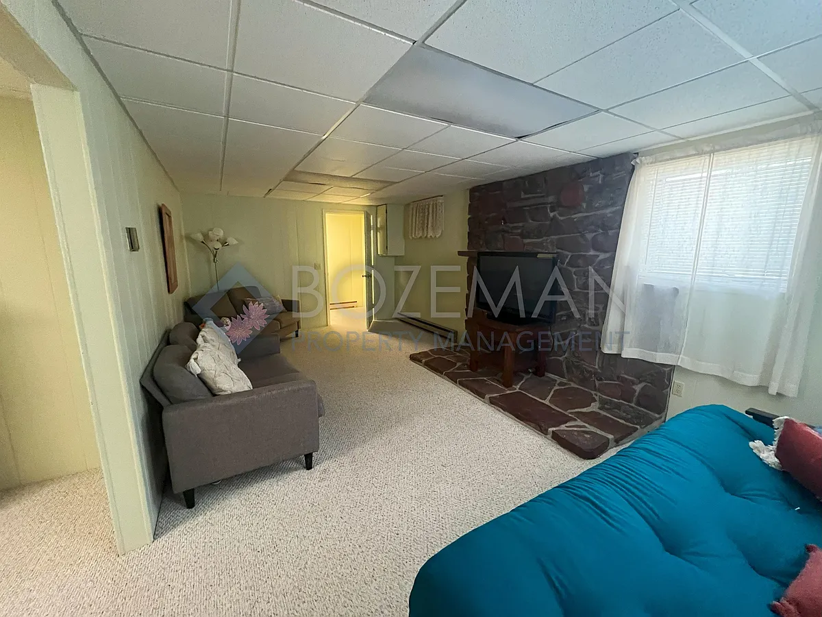 Building Photo - 1109 N Cedarview Dr