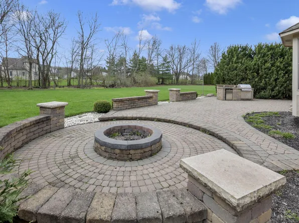 6068 Streamside Dr, Galena, OH 43021